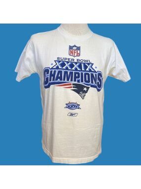 Super Bowl XXXIX Champions Reebok  shirt. New England Patriots